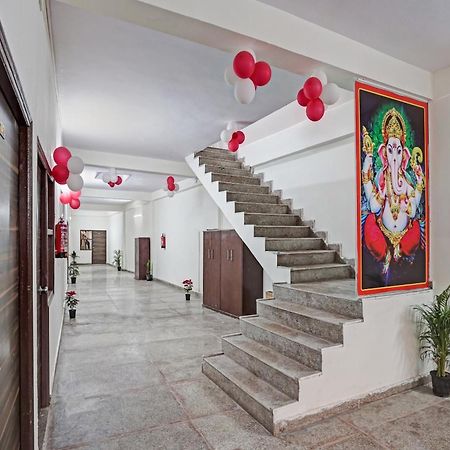 Hotel O Avs Hotel & Restaurant Noida Exterior foto