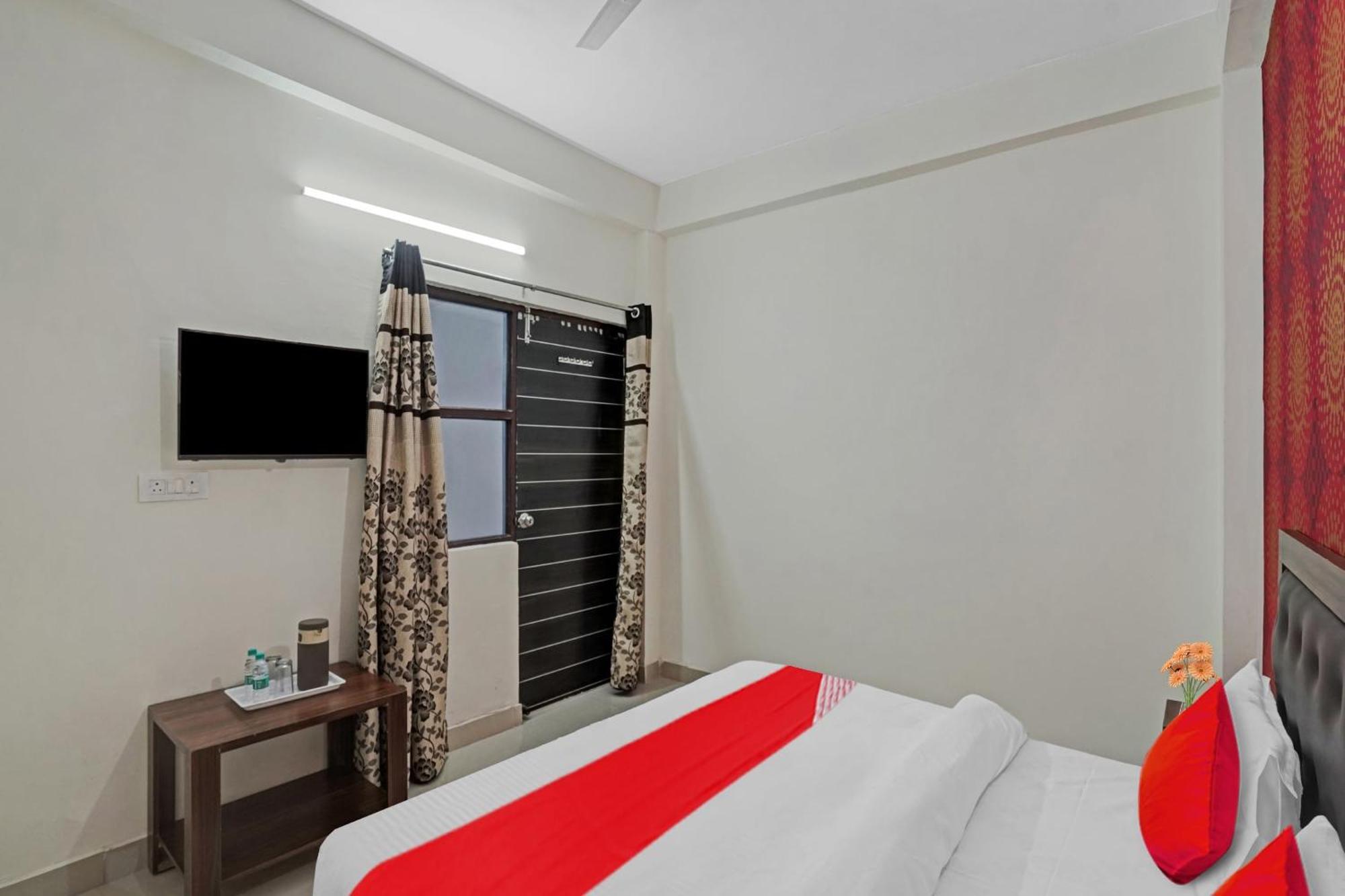 Hotel O Avs Hotel & Restaurant Noida Exterior foto
